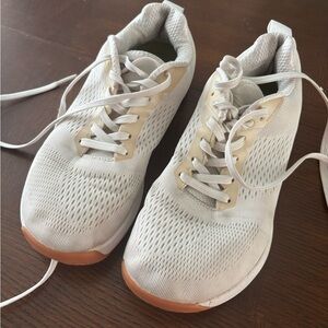 Strike MVMNT Haze Trainer